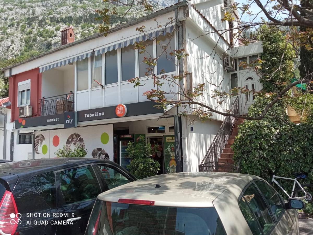 Kotorhostelito Exteriér fotografie
