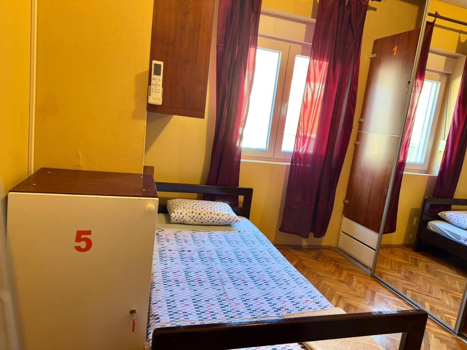 Kotorhostelito Exteriér fotografie